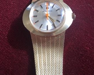 Bulova Accutron solid gold ladies wristwatch with new battery 