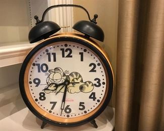 12x18 Garfield Clock