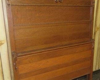 Tall Oak Bed w/Rails & Great Carvings