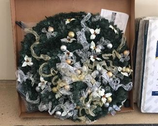 9' folding christmas tree