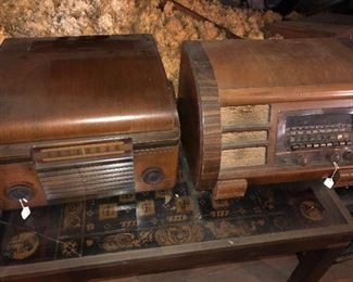 Vintage turntable Radio and Radio, probably not working