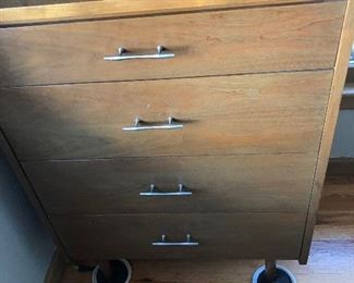 Paul McCobb  4 drawer chest 
