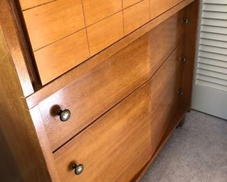 Bedroom Furniture Too!...A Sweet MidMod Chest...