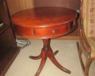 Duncan Phief occasional side table. In great vintage condition. 