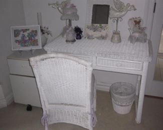 White Wicker Day Bed and Furniture Separates