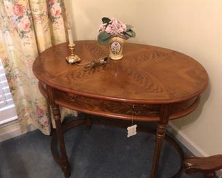 Delicate French Dressing Table