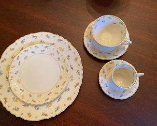 Set of Syracuse china 