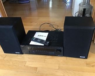 FM Stereo  FM-AM Receiver (STR-DE595). Paired up with Bose Speakers.