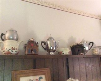 Tea pots / coffee pots