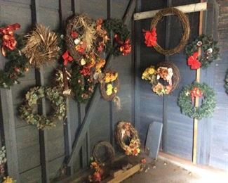 All types of holiday wreaths 