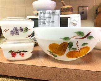 Vintage Fire King bowls.......