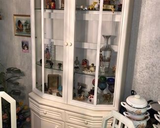 Small china cabinet/curio cabinet