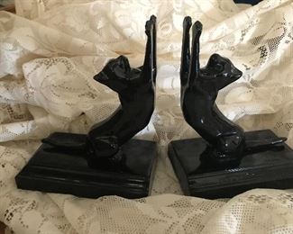 Cat bookends