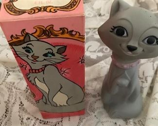 Avon Aristocat Shampoo. NIB