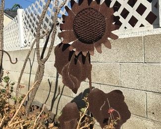 Wrought iron Daisy. Large