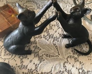 Cat bookends