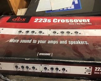 dbx 223s crossover stereo