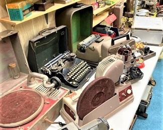 Vintage Typewriters, Phonographs & Projectors