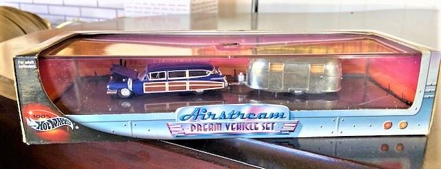 Hot Wheels Airstream Vehicle Set