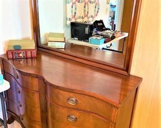 Dresser w Mirror