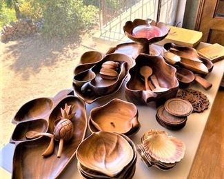 Wood Serving Bowls & Plates