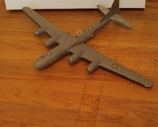 4 plane and two boat models