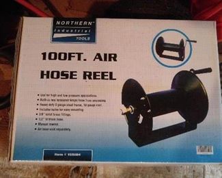 EXTRA AIR HOSE REEL  FOR COMPRESSOR. W/be sold Saturday 