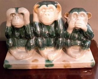 Vintage ceramic, possibly Majolica See Hear Speak No Evil Monkeys in beautiful condition. Signed by artist. 1960-1970