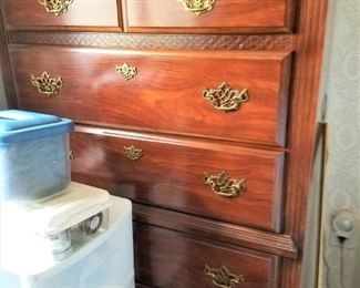 Dresser Etc