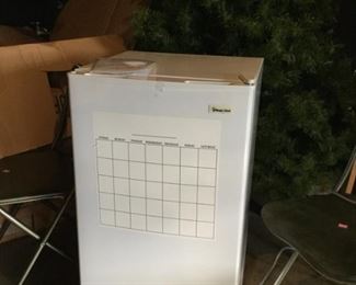 Magic Chef bar refrigerator