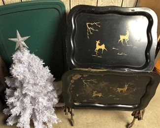Vintage TV trays with stand.