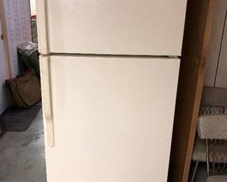 GE fridge and freezer in very good working condition.