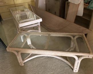 Coffee & end tables set