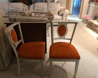 Chairs to vintage set