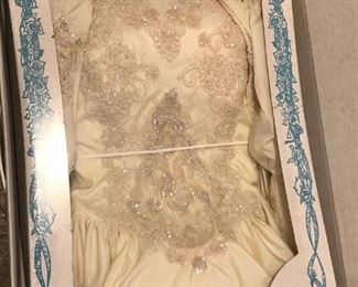 Vintage Wedding Dress.  Circa 1988 - current size 4/6