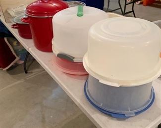 cake carriers, large kettle