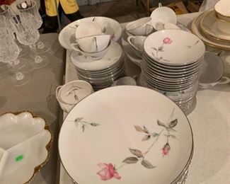 Style House Dawn Rose  10  4-pc. place settings