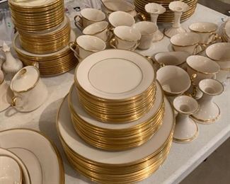 Closer look at the Lenox dishes