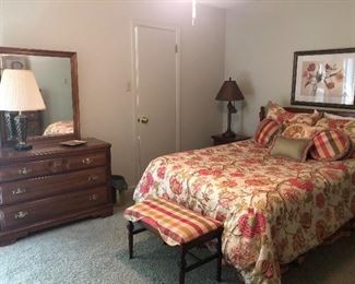 Double Bedroom set. In great condition. 
Lamps, pictures, stool
