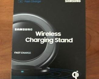 Samsung Wireless Charging Station Unused     