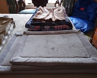Bath mat set of 3.