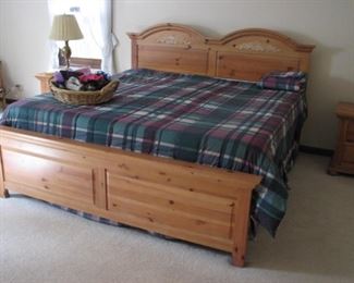 King size pine bed