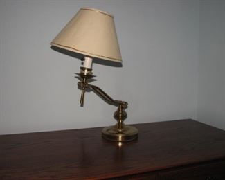 Adjustable arm lamp