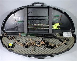 Hoyt Magnatec MMT Compound Bow, With Quiver, 10 Arrows, Manual, In Hard Case