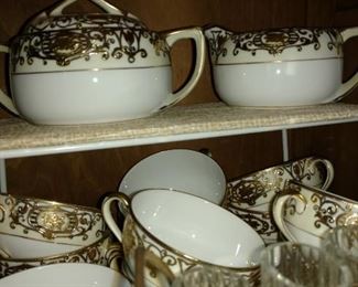 Beautiful set of Noritake china