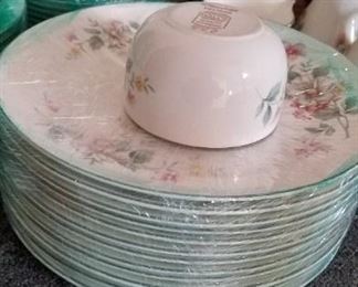 Complete large set of Vintage Hall China