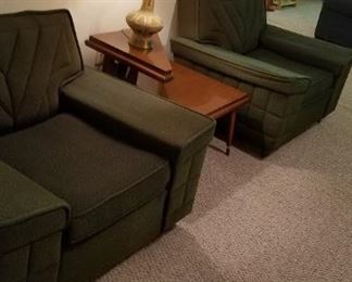 Pair of modern 1964 chairs with original fabric like new