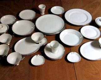 HMT031 Fine China by De Ville Dinnerware Selection