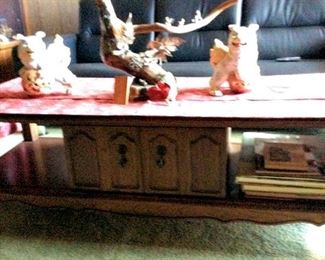 HMT077 Coffee Table & Foo Dogs