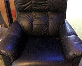 HMT082 Black Leather Recliner